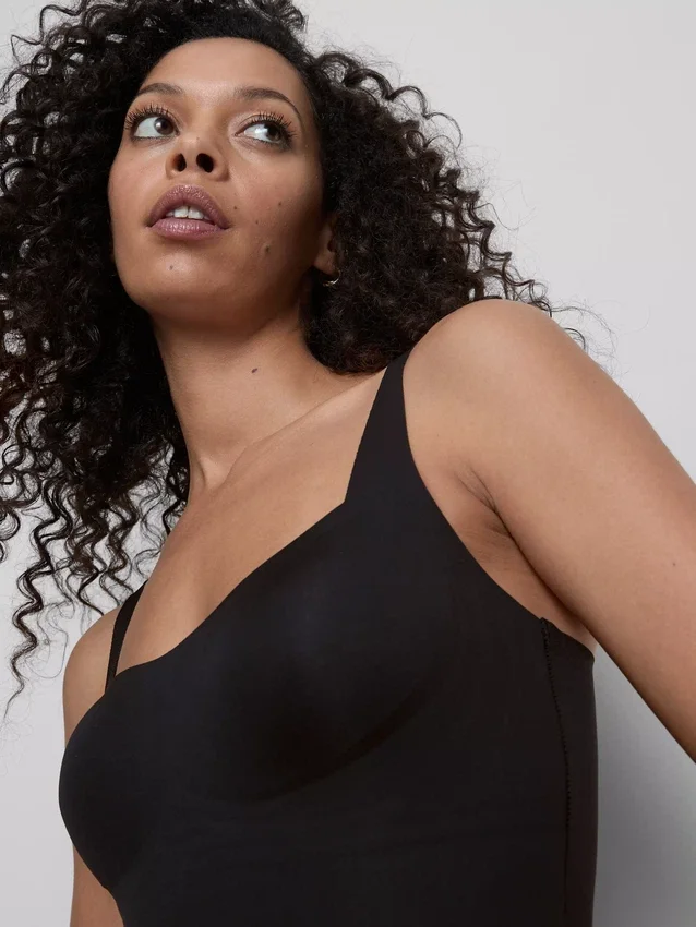 Seamless built-in bra cami