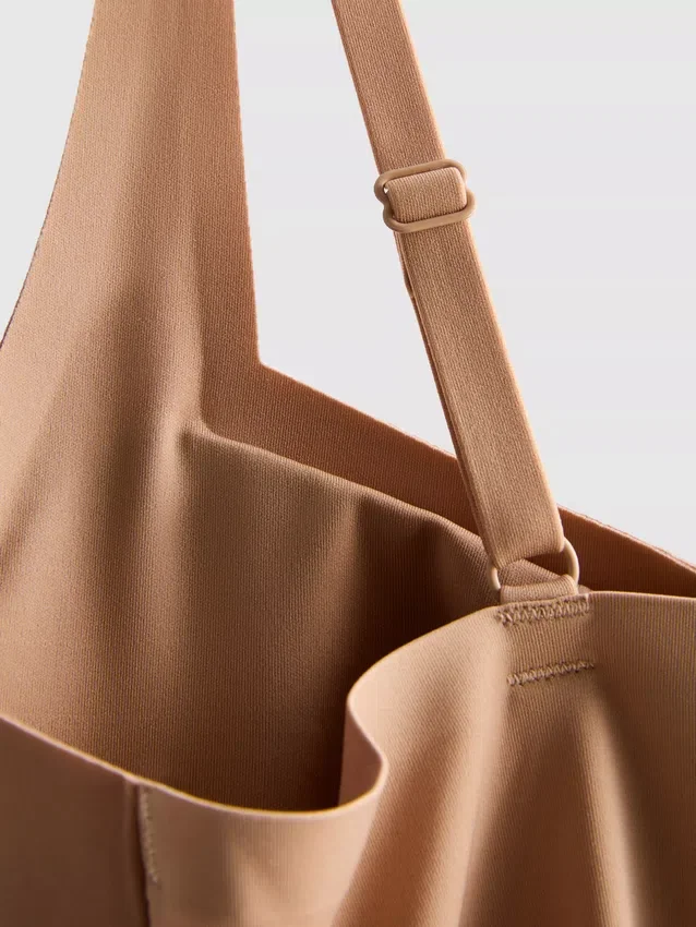 Seamless built-in bra cami