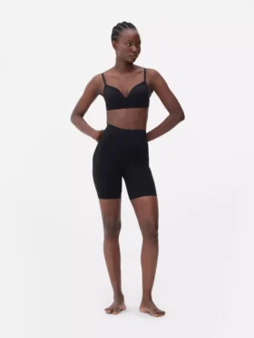 Seamless bum lift shorts