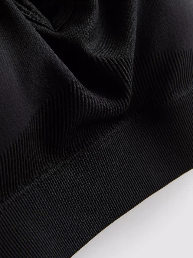 Seamless cross-back active crop top