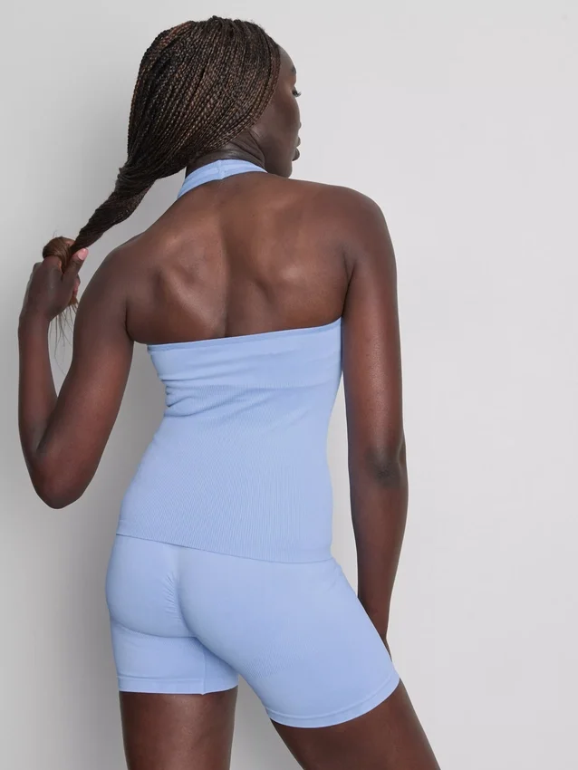 Seamless halterneck active tank