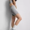 Seamless high-shine active shorts