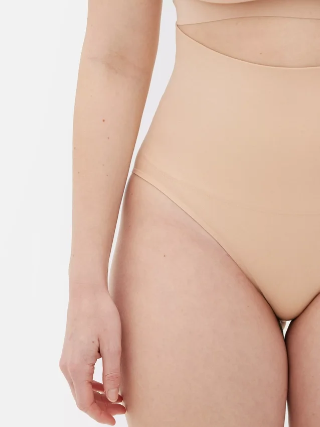 Seamless high waist shapewear briefs