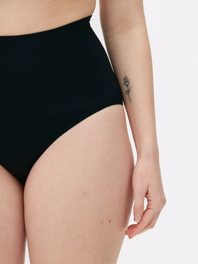 Seamless high waist shapewear briefs