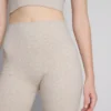 Seamless ribbed active shorts