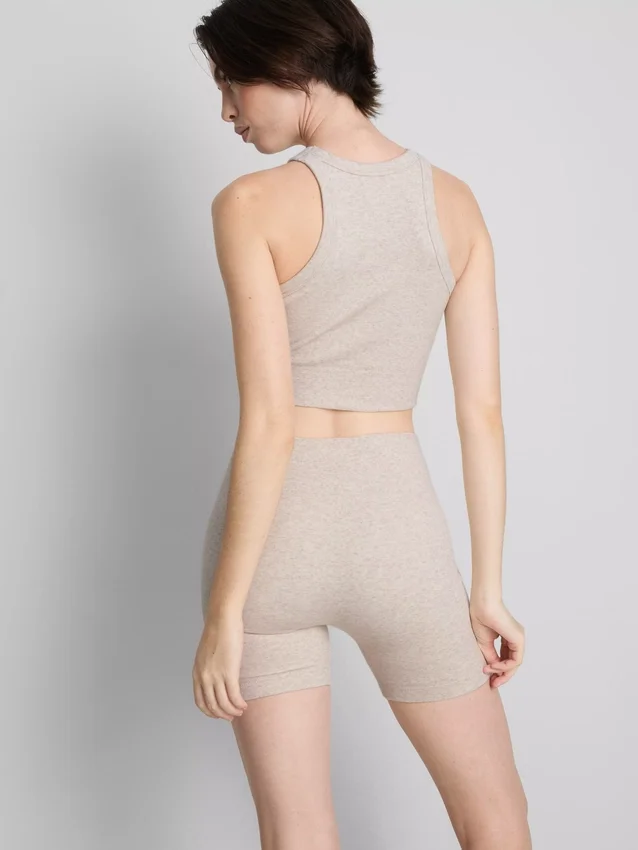 Seamless ribbed active shorts