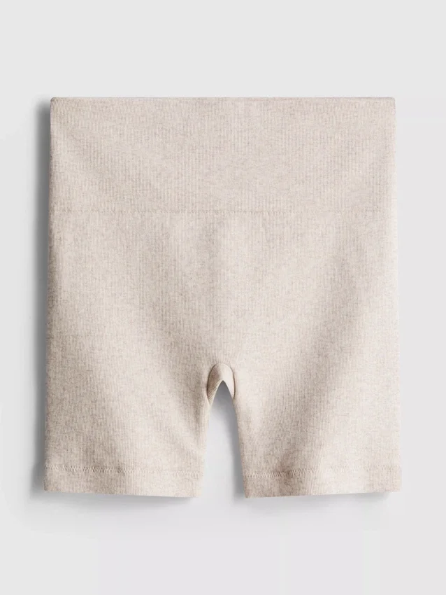 Seamless ribbed active shorts