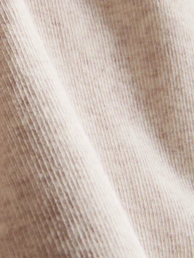 Seamless ribbed active shorts