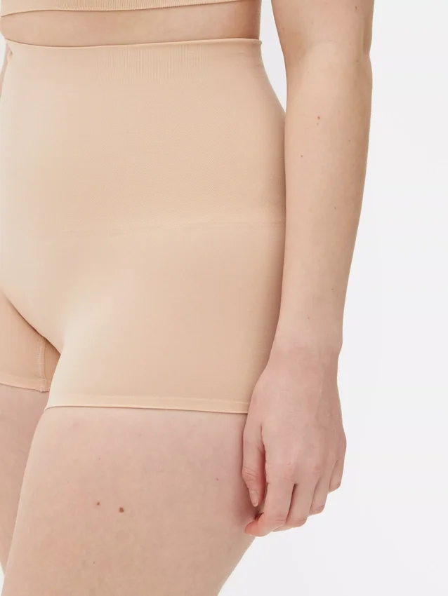 Seamless shaper shorts
