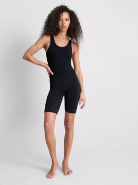 Seamless shapewear bodysuit