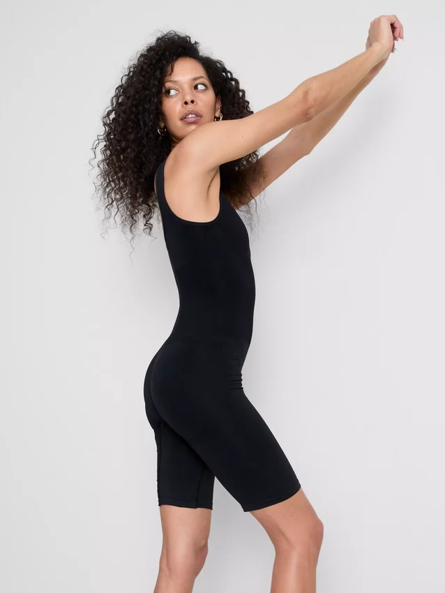 Seamless shapewear bodysuit