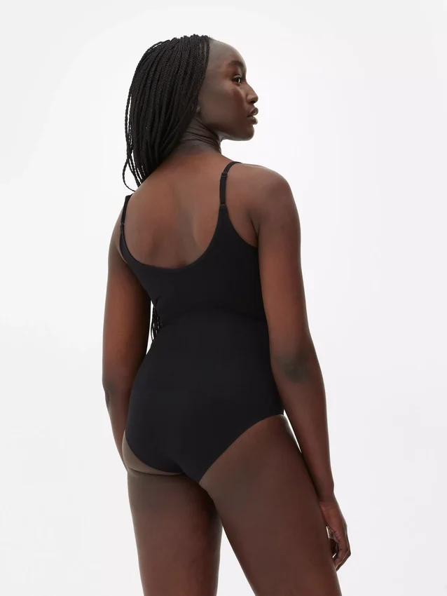 Seamless shapewear bodysuit