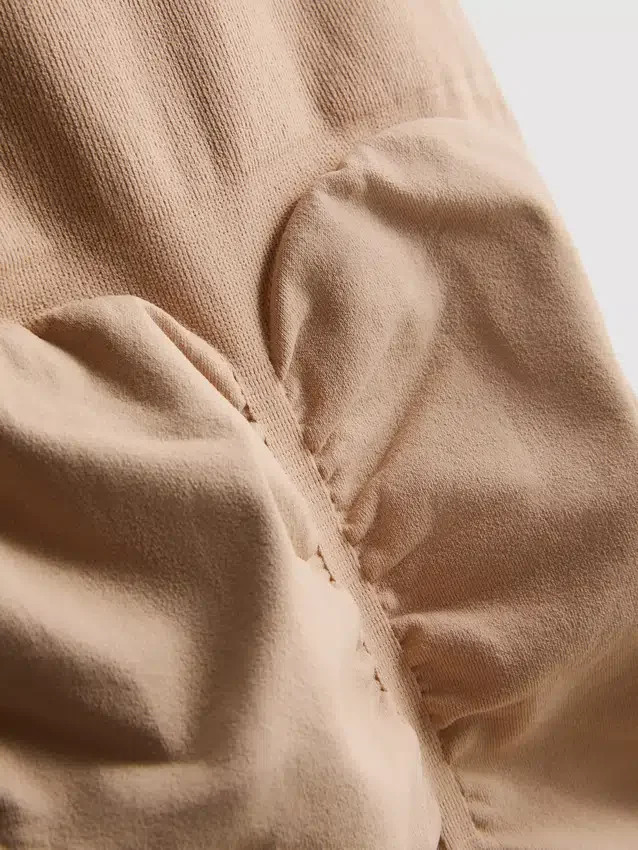 Seamless shapewear bodysuit