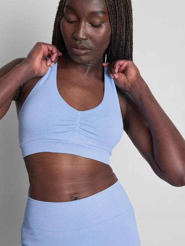 Seamless strappy active crop top