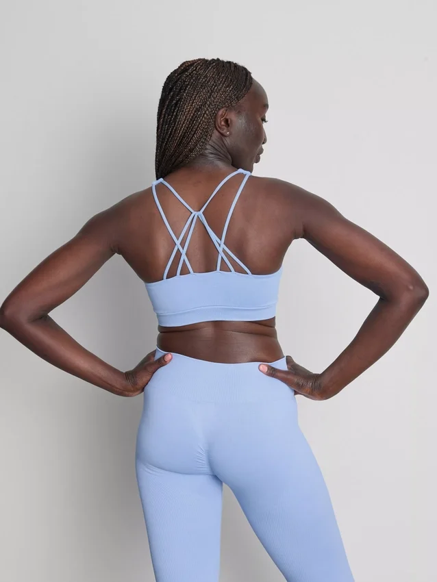 Seamless strappy active crop top