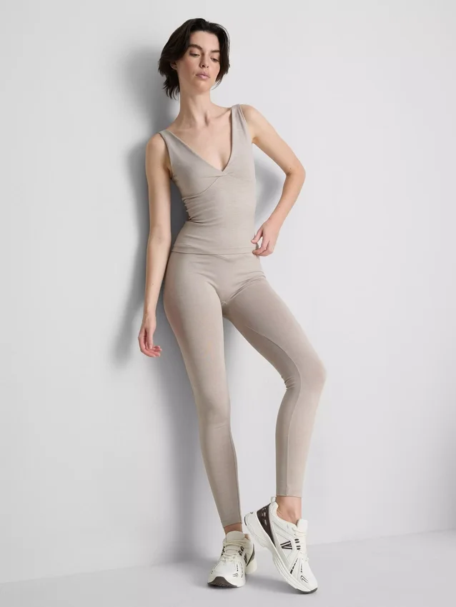 Seamless v-neck tank