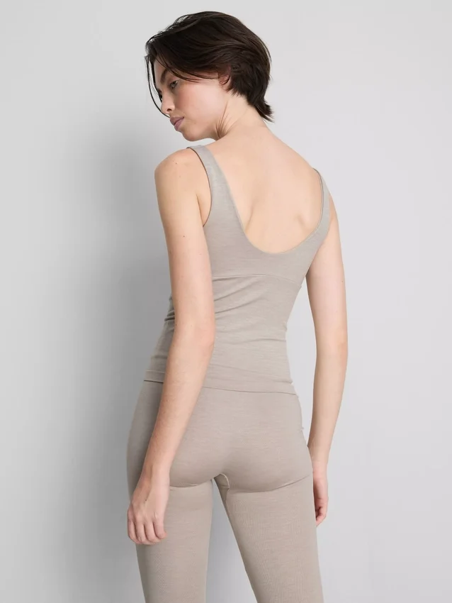 Seamless v-neck tank
