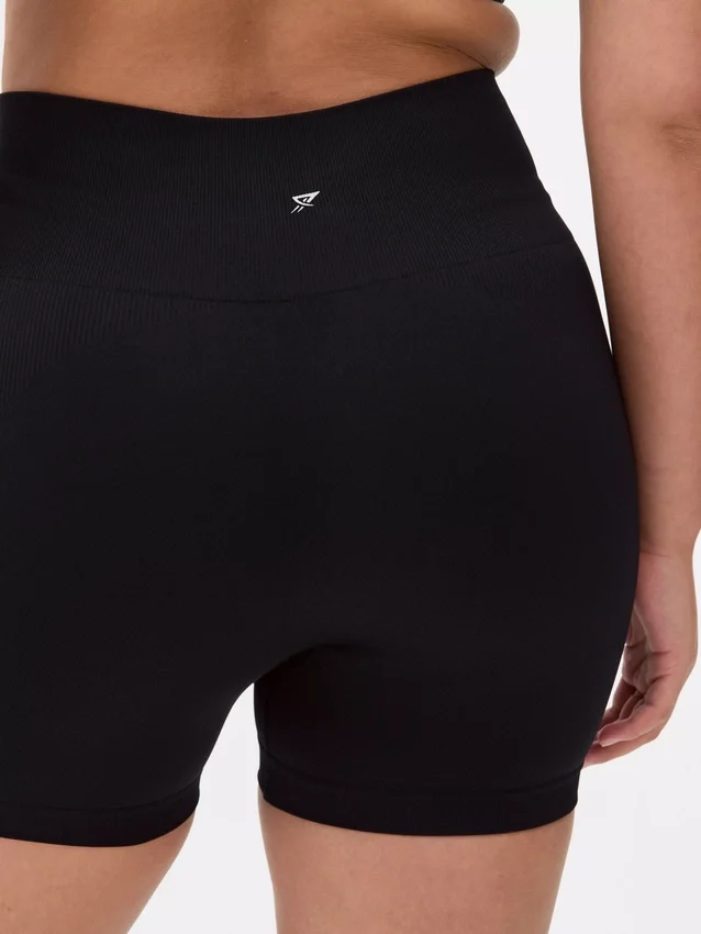 Seamless yoga shorts