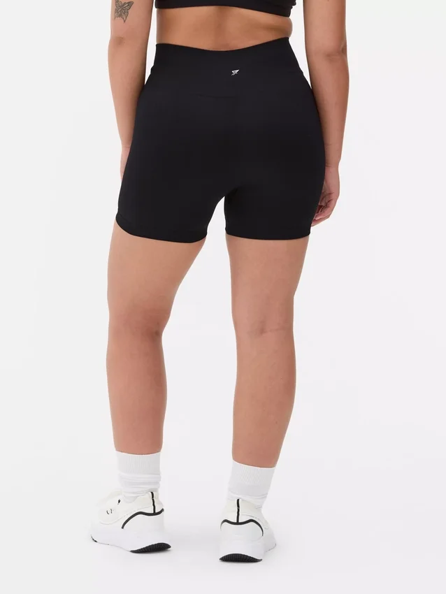Seamless yoga shorts
