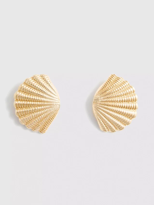 Shell stud earrings