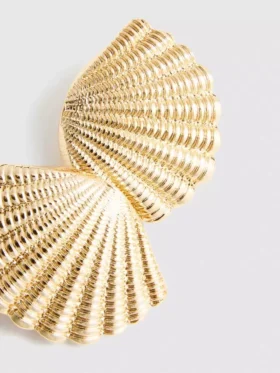 Shell stud earrings