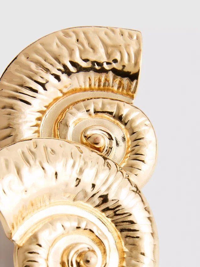 Shell stud earrings