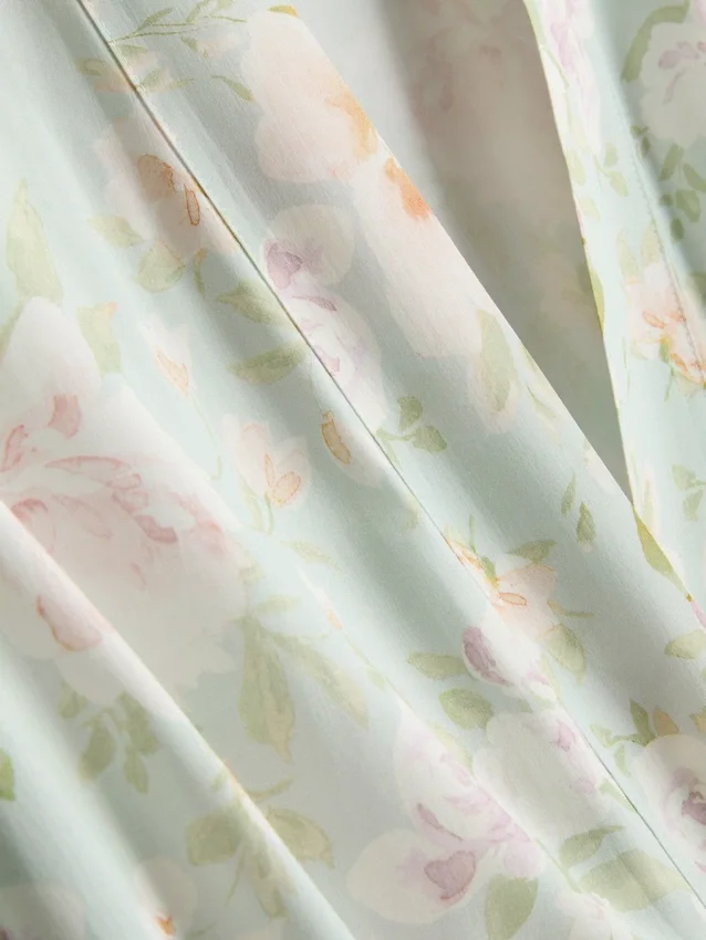Short floral robe