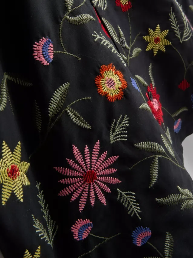 Short sleeve embroidered shirt