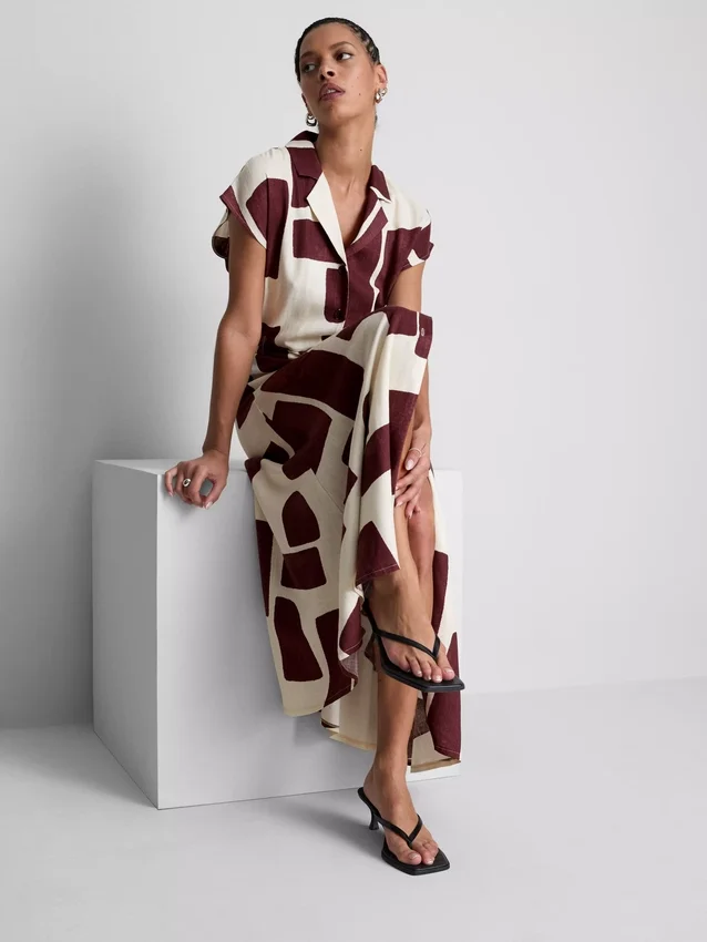 Short sleeve midi shirt dress