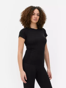 Short sleeve seamless performance top