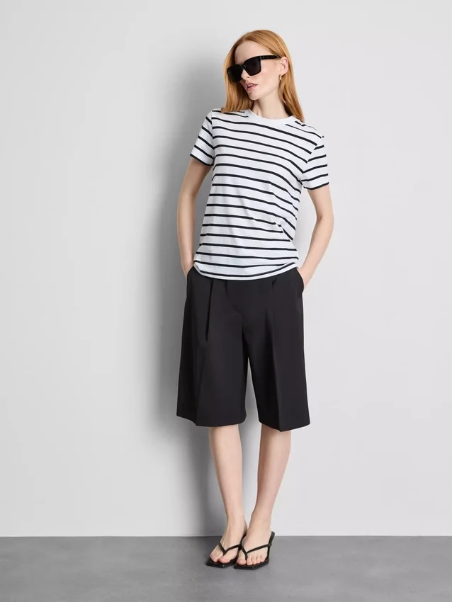 Short sleeve striped crew neck tee
