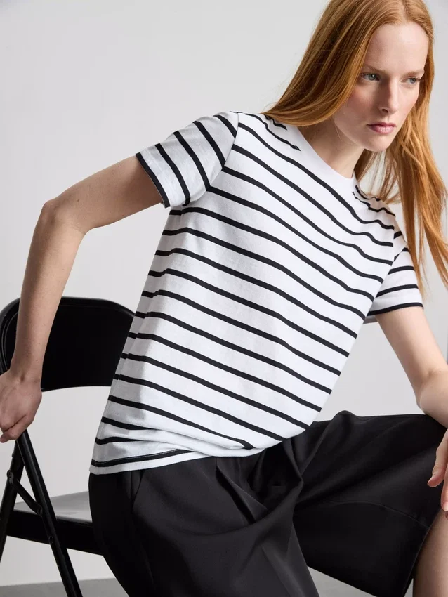 Short sleeve striped crew neck tee