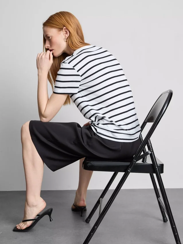 Short sleeve striped crew neck tee