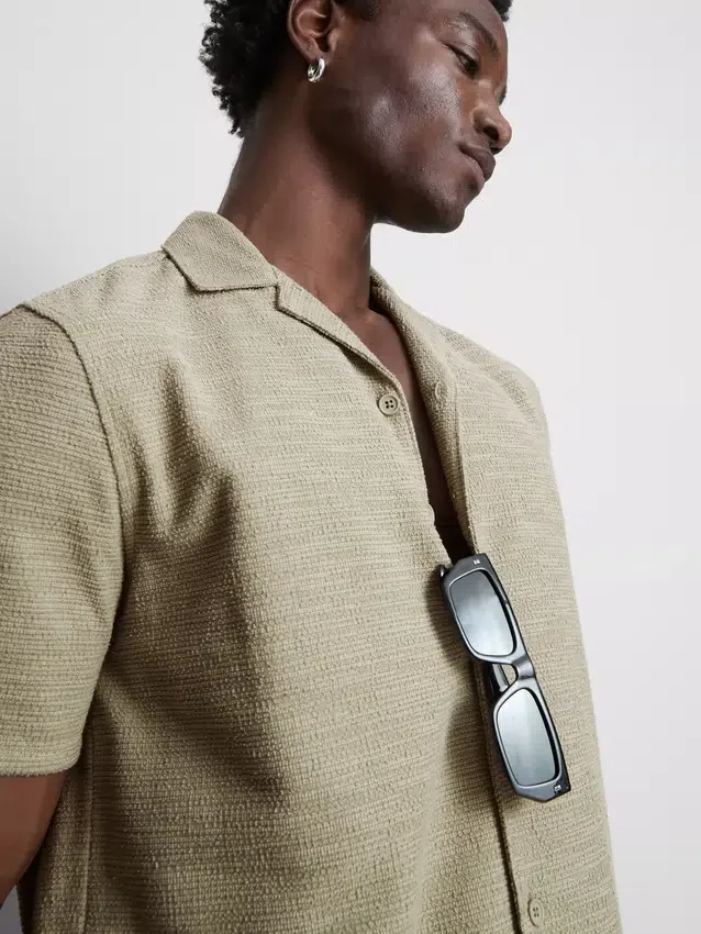 Short sleeve textured shirt