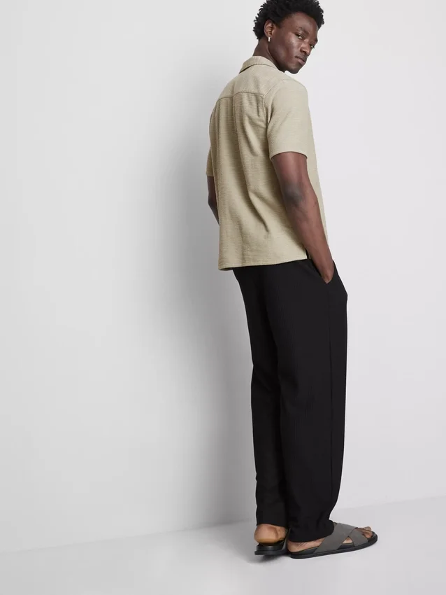Short sleeve textured shirt
