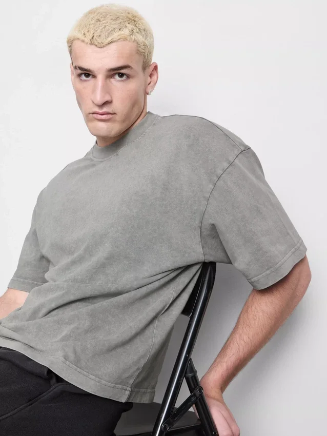 Short sleeved washed t-shirt
