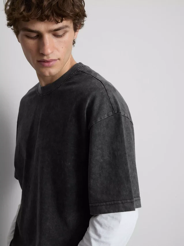 Short sleeved washed t-shirt
