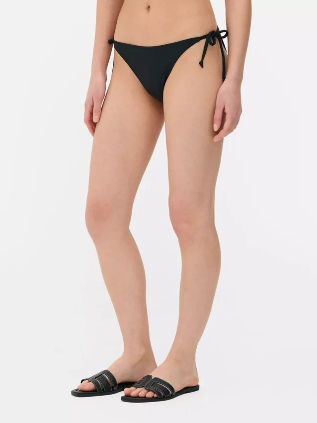 Side-tie bikini bottoms