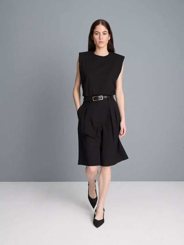 Sleeveless padded-shoulder tee