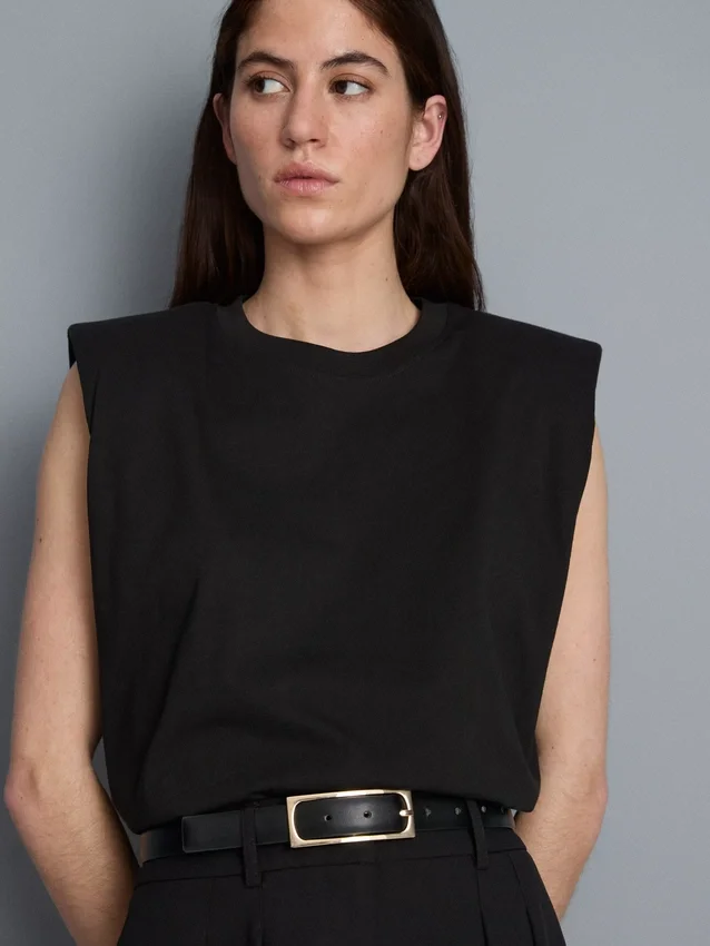 Sleeveless padded-shoulder tee