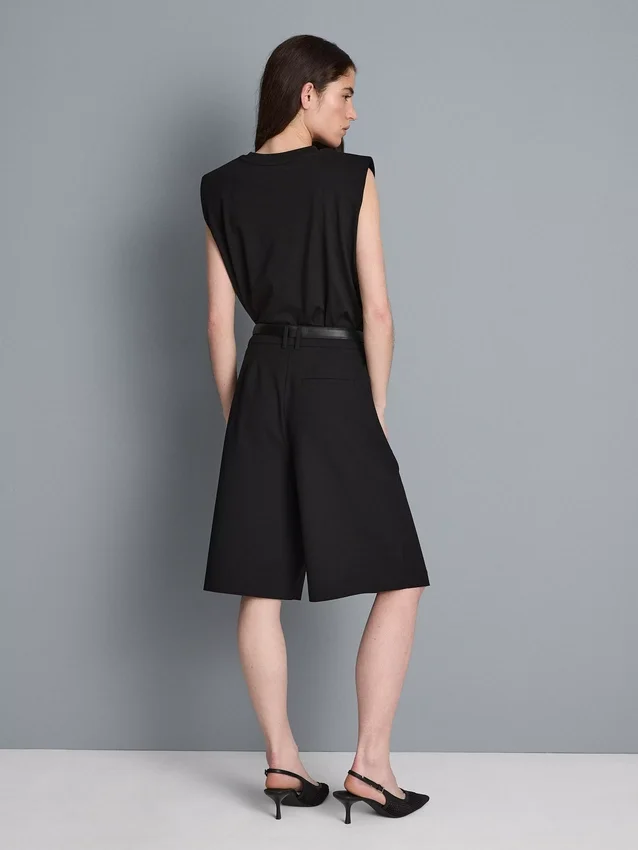 Sleeveless padded-shoulder tee