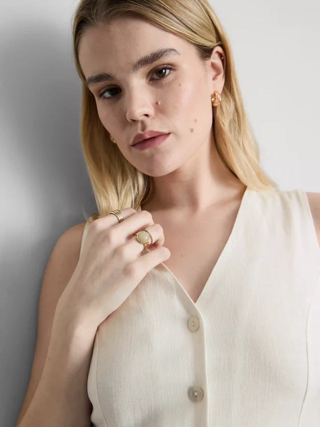 Sleeveless v-neck mini dress