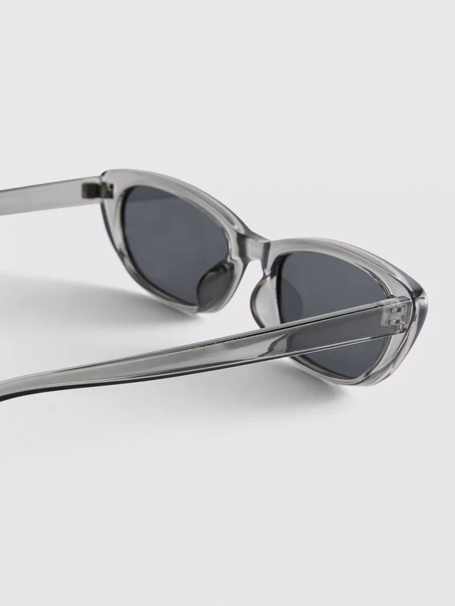 Slim cat eye sunglasses