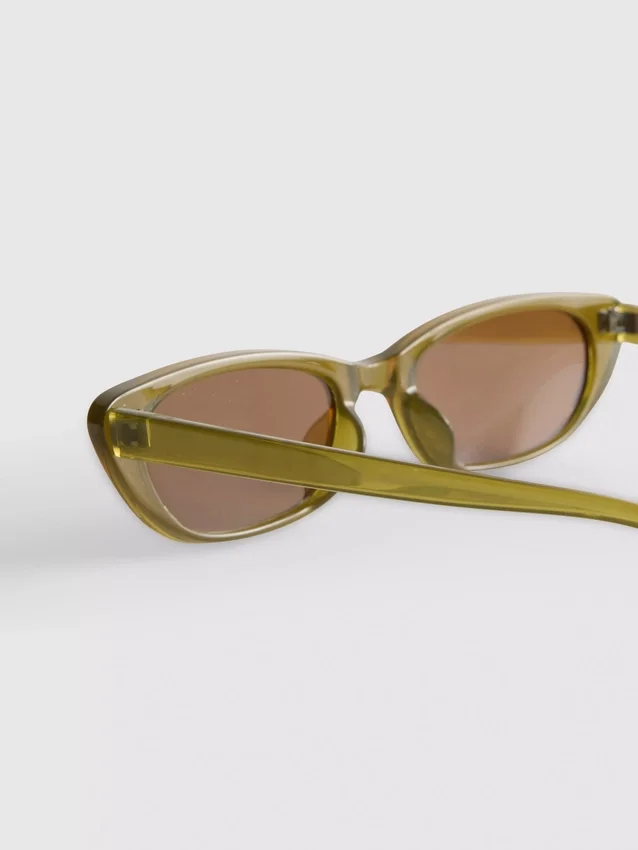 Slim cat eye sunglasses
