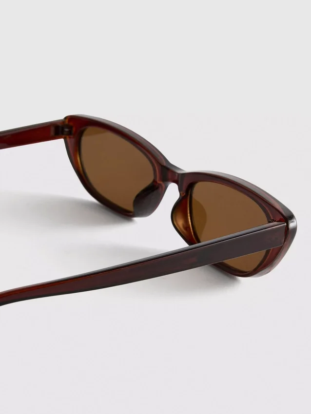 Slim cat eye sunglasses