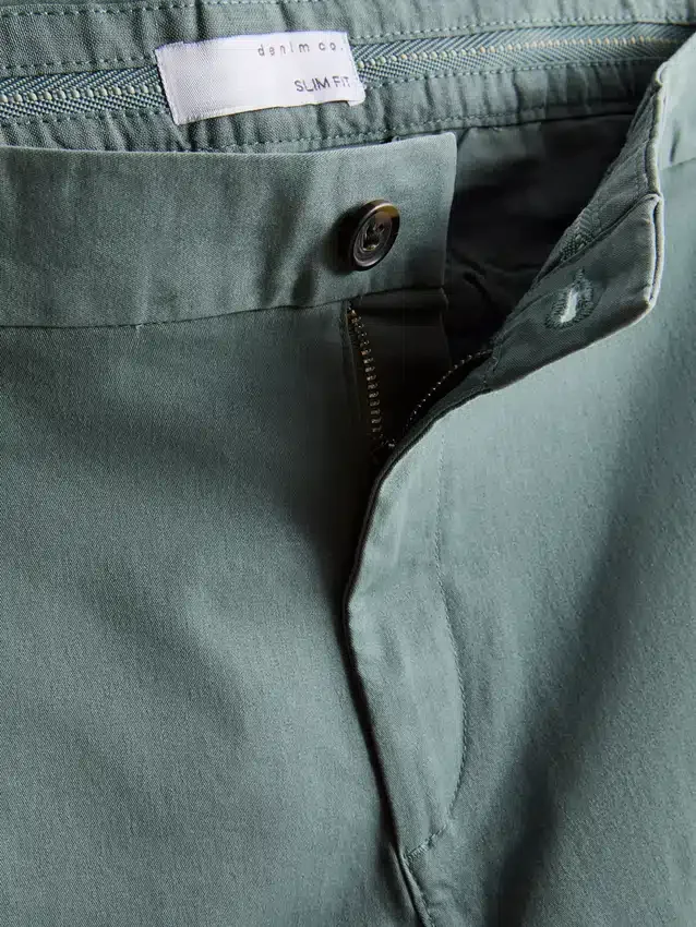 Slim chinos