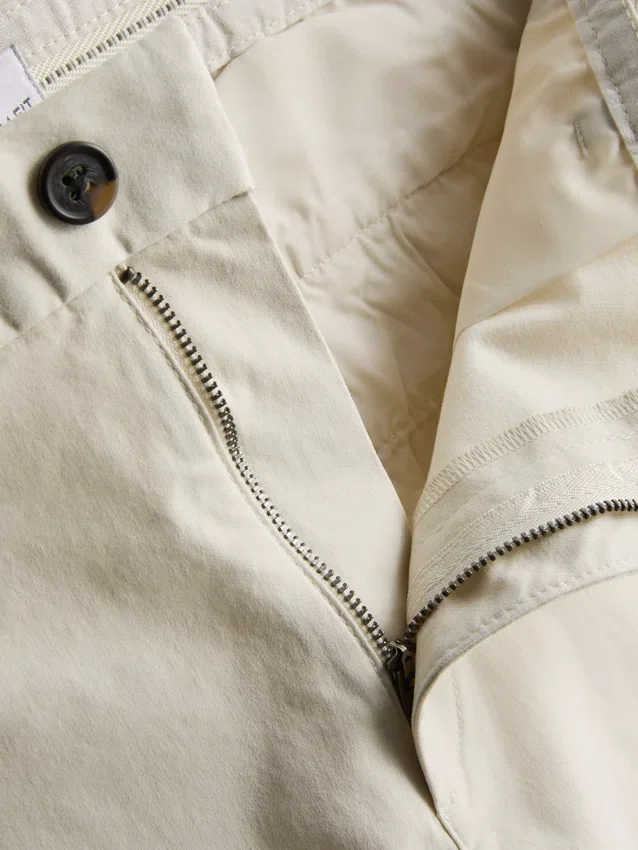 Slim chinos