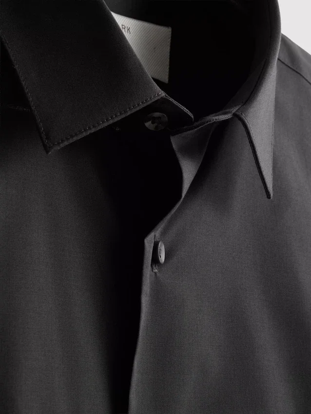 Slim-fit formal shirt