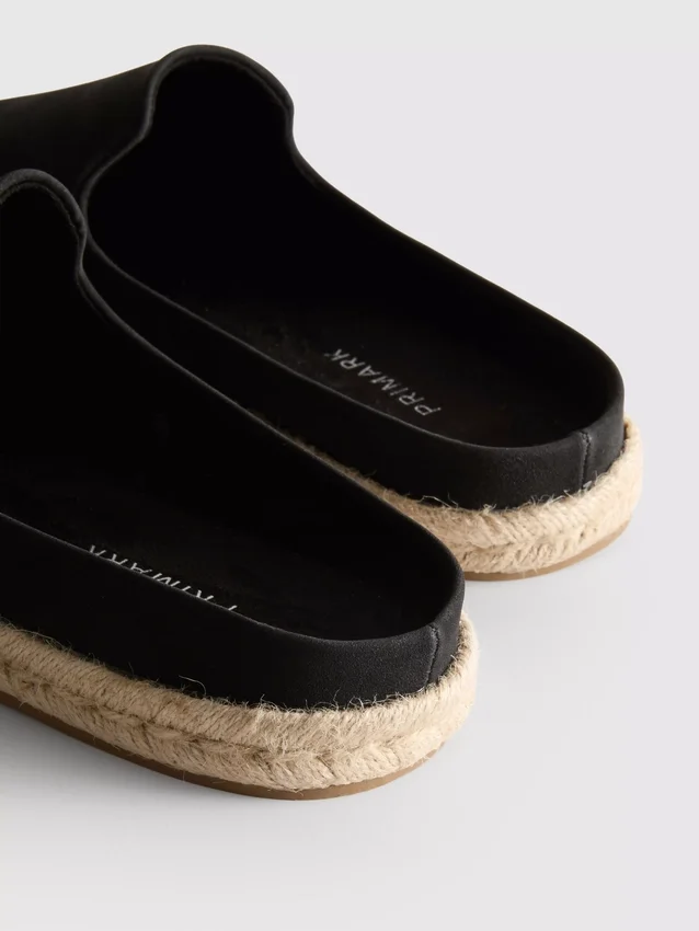Slip-on espadrille mules
