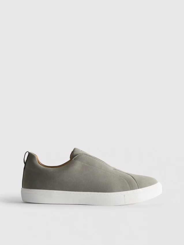 Slip-on low-top sneakers